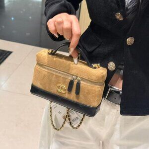 CHANEL | Bags | Chanel Vintage 202 Sport Blue Coral Canvas  display picture 3